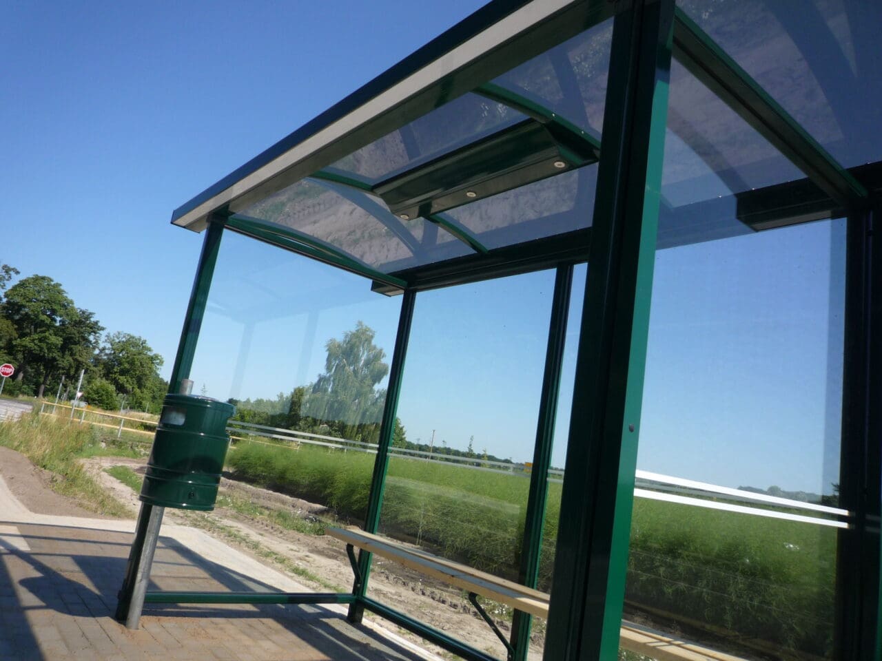 Solar-LED-Beleuchtung Wartehallen mit Bogendach Team Tejbrant